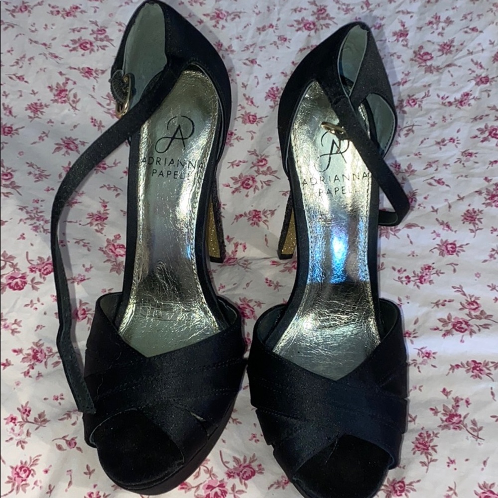 Adrianna Papell Black Pumps